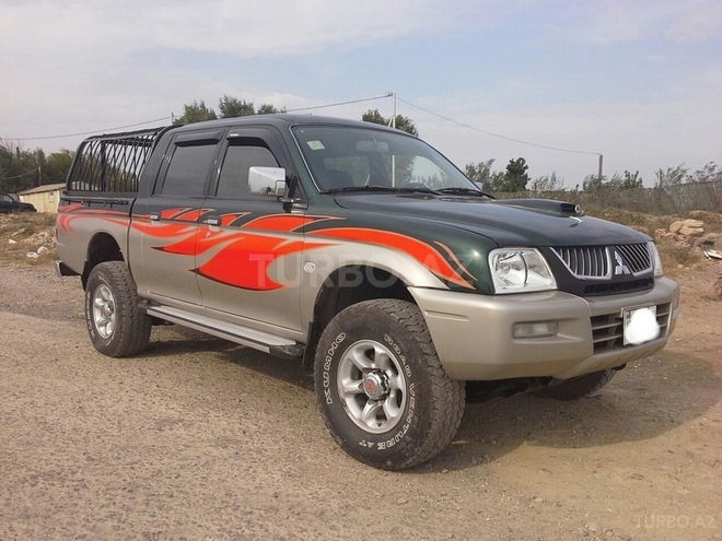 Mitsubishi L200 2004, 115,000 km - 2.5 l - Bakı