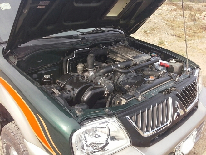 Mitsubishi L200 2004, 115,000 km - 2.5 l - Bakı