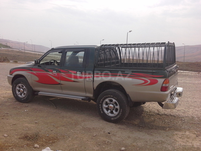 Mitsubishi L200 2004, 115,000 km - 2.5 l - Bakı