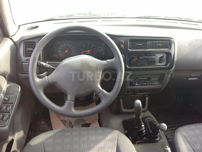Mitsubishi L200 2004, 115,000 km - 2.5 l - Bakı