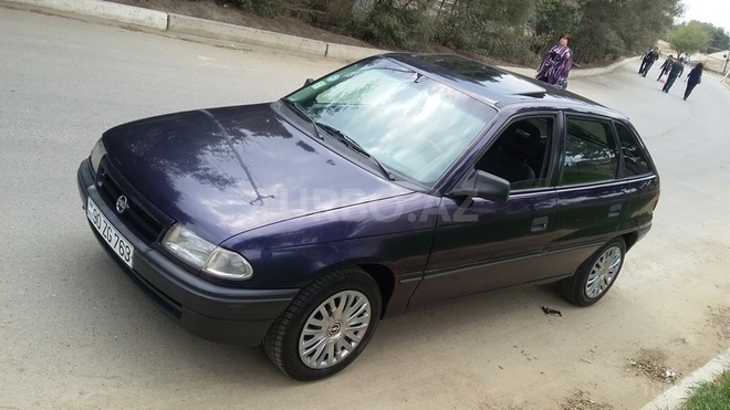Opel Astra 1994, 215,800 km - 1.4 l - Bakı