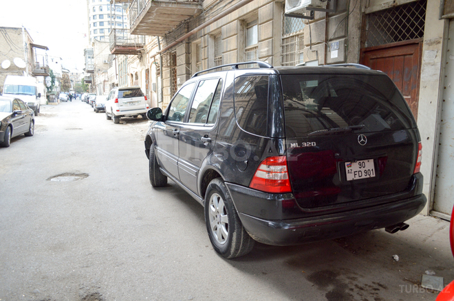 Mercedes ML 320 1999, 300,000 km - 3.2 l - Bakı