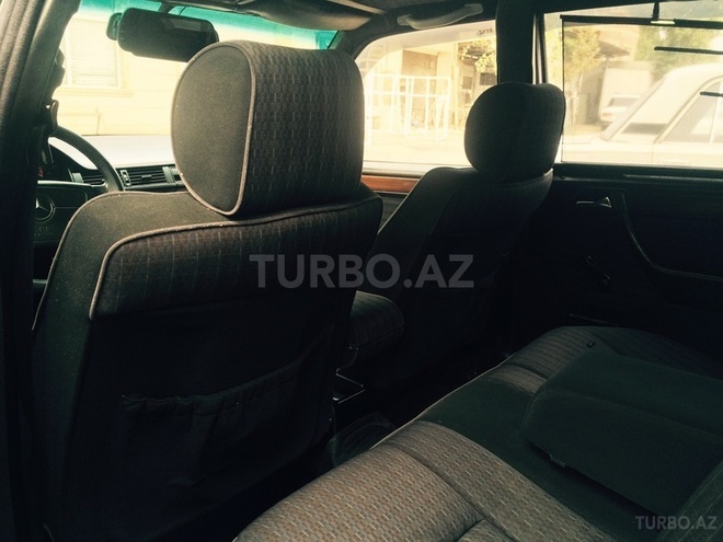 Mercedes E 220 1992, 390,000 km - 2.2 l - Bakı