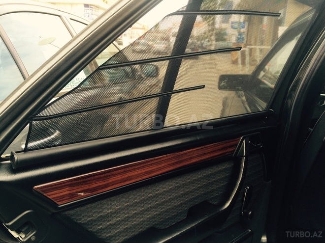 Mercedes E 220 1992, 390,000 km - 2.2 l - Bakı