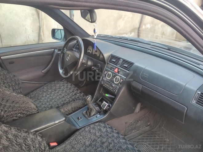 Mercedes C 180 1999, 235,000 km - 1.8 л - Bakı