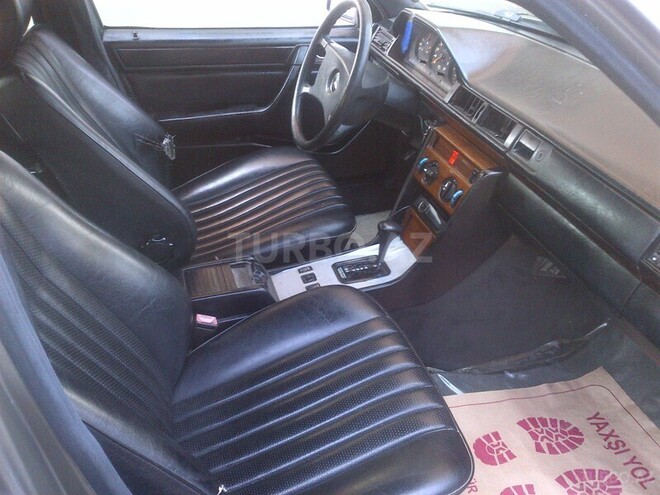 Mercedes E 230 1992, 189,000 km - 2.3 l - Bakı