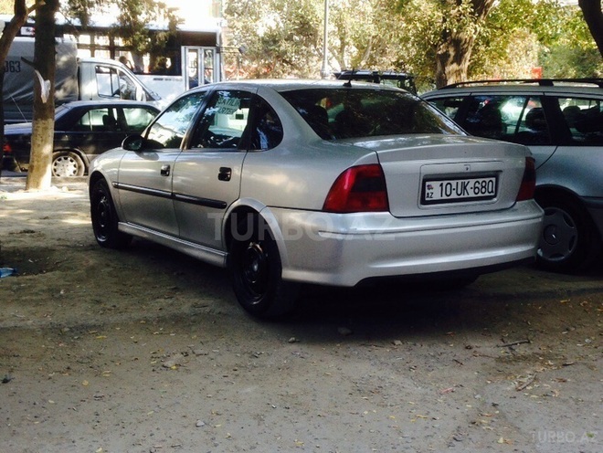 Opel Vectra 2000, 200,000 km - 2.0 l - Bakı