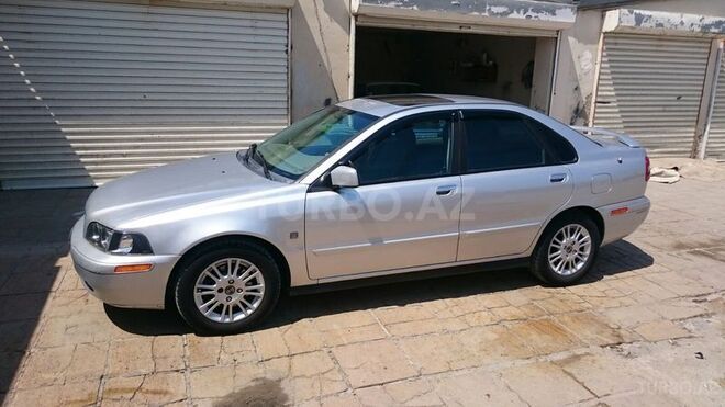 Volvo  2004, 200,000 km - 2.0 l - Bakı