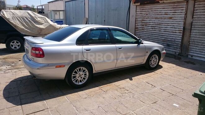 Volvo  2004, 200,000 km - 2.0 l - Bakı