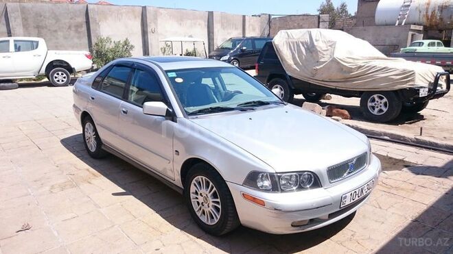 Volvo  2004, 200,000 km - 2.0 l - Bakı