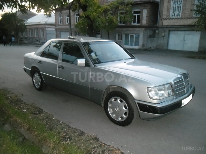 Mercedes E 200 1993, 547,000 km - 2.0 л - Zaqatala
