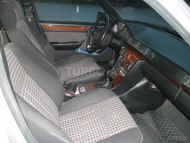 Mercedes E 200 1993, 547,000 km - 2.0 л - Zaqatala