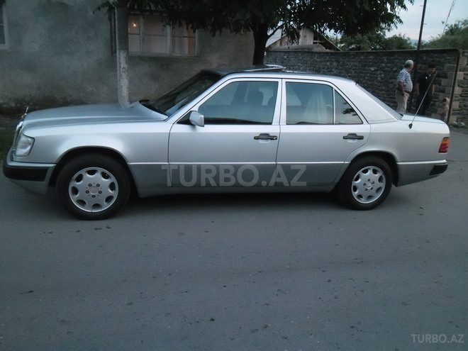 Mercedes E 200 1993, 547,000 km - 2.0 л - Zaqatala