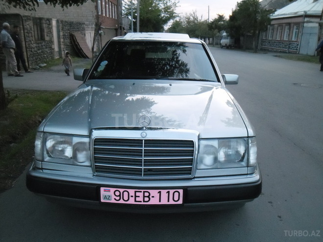 Mercedes E 200 1993, 547,000 km - 2.0 л - Zaqatala