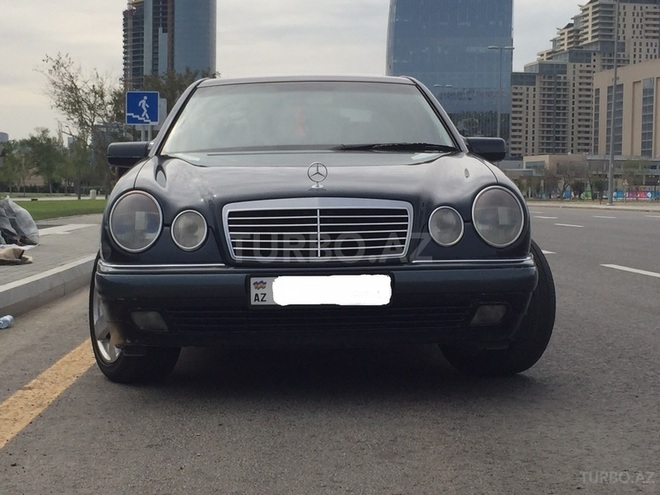 Mercedes E 240 1999, 241,000 km - 2.4 l - Bakı