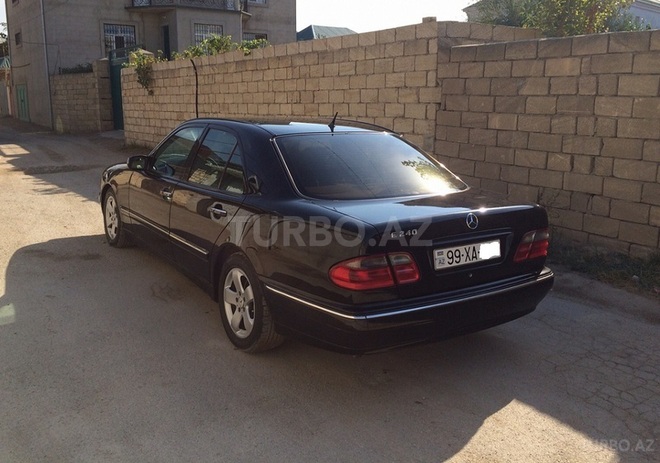 Mercedes E 240 1999, 210,000 km - 2.4 l - Bakı
