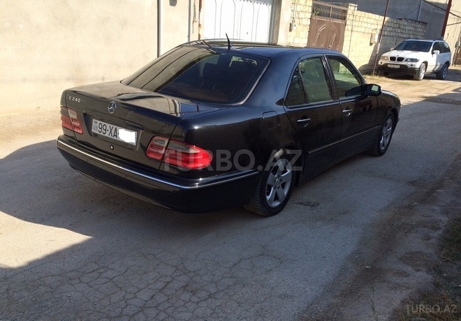 Mercedes E 240 1999, 210,000 km - 2.4 l - Bakı
