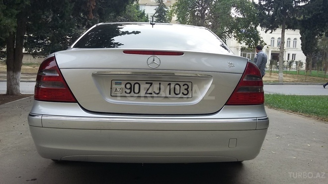 Mercedes E 220 2003, 211,000 km - 2.2 l - Bakı