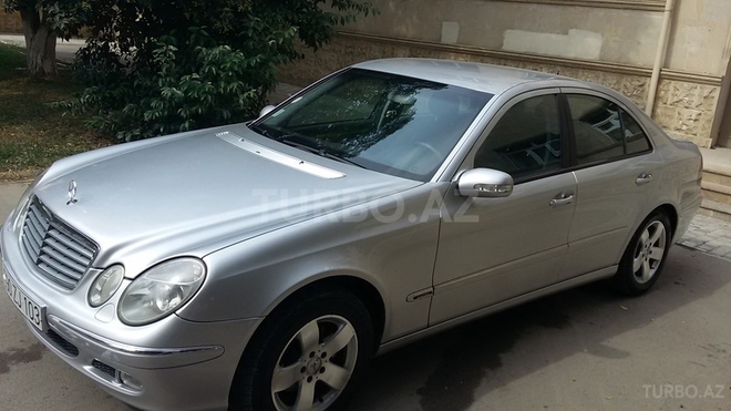 Mercedes E 220 2003, 211,000 km - 2.2 l - Bakı