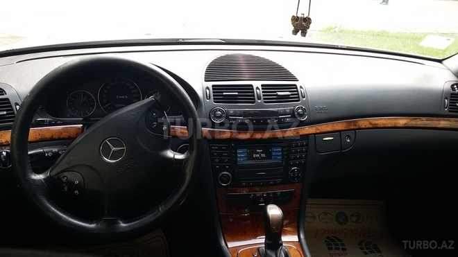Mercedes E 220 2003, 211,000 km - 2.2 l - Bakı