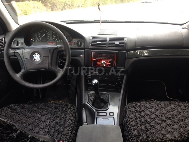 BMW 523 1996, 300,000 km - 2.5 l - Sumqayıt
