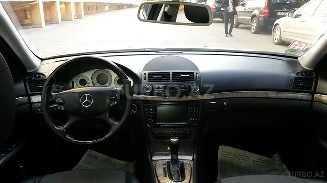 Mercedes E 220 2006, 176,000 km - 2.2 л - Sumqayıt