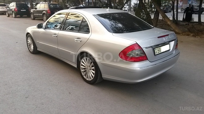 Mercedes E 220 2006, 176,000 km - 2.2 л - Sumqayıt