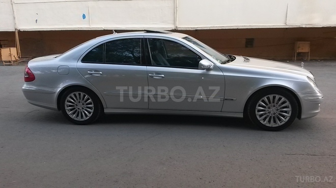 Mercedes E 220 2006, 176,000 km - 2.2 л - Sumqayıt