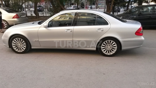 Mercedes E 220 2006, 176,000 km - 2.2 л - Sumqayıt