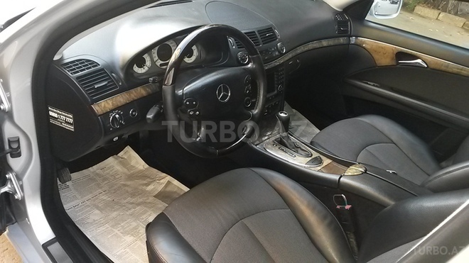 Mercedes E 220 2006, 176,000 km - 2.2 л - Sumqayıt