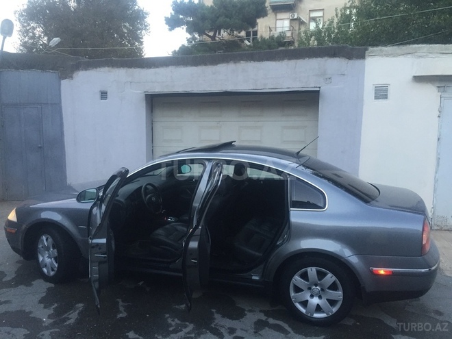 Volkswagen Passat 2004, 95,000 km - 1.8 л - Bakı