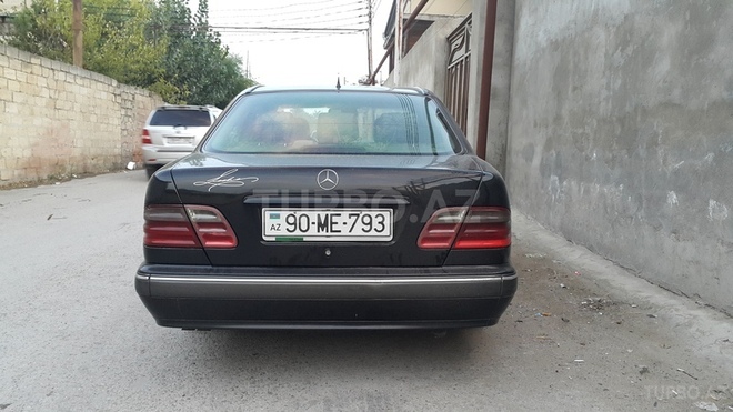 Mercedes E 220 1999, 274,431 km - 2.2 l - Bakı