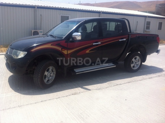 Mitsubishi L200 2009, 240,000 km - 2.5 л - Bakı