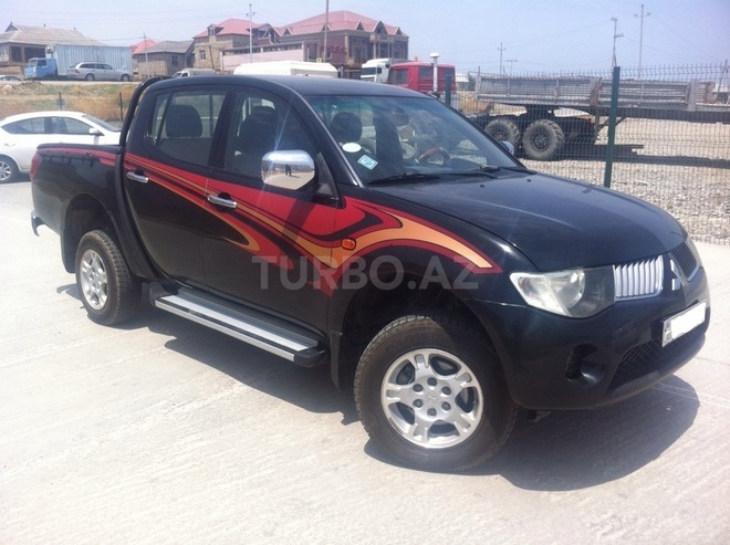 Mitsubishi L200 2009, 240,000 km - 2.5 л - Bakı
