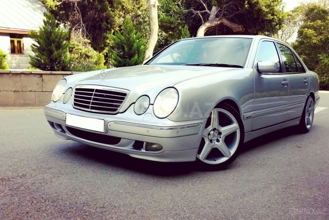 Mercedes E 220 2000, 261,000 km - 2.2 l - Bakı