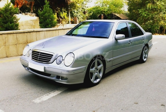 Mercedes E 220 2000, 261,000 km - 2.2 l - Bakı