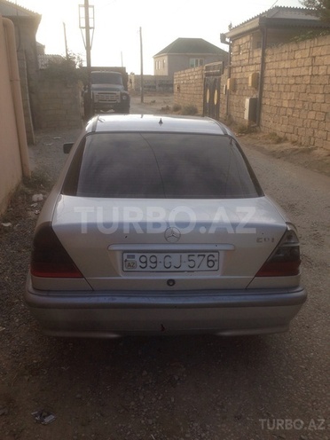 Mercedes C 220 1999, 215,000 km - 2.2 l - Bakı