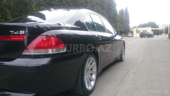BMW 735 2003, 235,000 km - 3.6 l - Sumqayıt