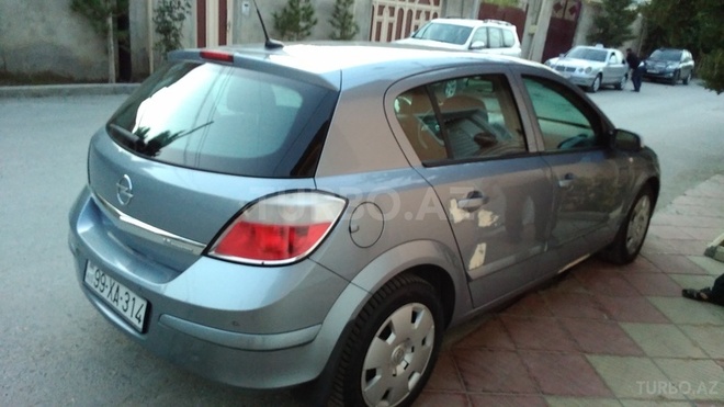 Opel Astra 2005, 180,000 km - 1.6 л - Bakı
