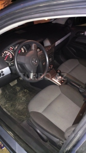 Opel Astra 2005, 180,000 km - 1.6 л - Bakı