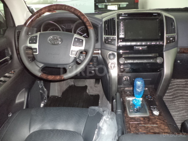 Toyota Land Cruiser 2015, 8,261 km - 4.5 l - Bakı