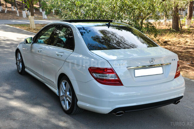 Mercedes C 300 2010, 152,000 km - 3.0 l - Sumqayıt