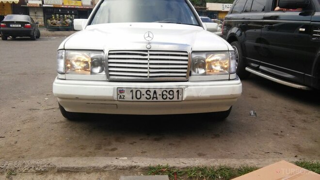 Mercedes E 300 1988, 380,000 km - 3.0 l - Bakı