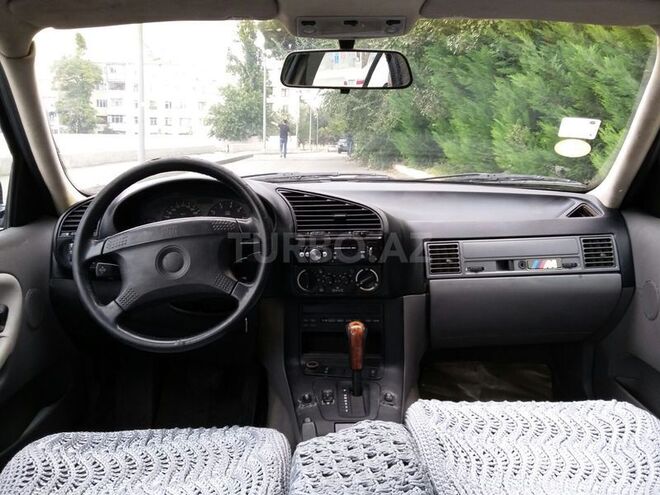 BMW 325 1992, 236,000 km - 2.5 l - Bakı