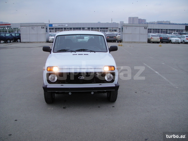 LADA (VAZ) Niva 2015, 6,000 km - 1.7 l - Qusar