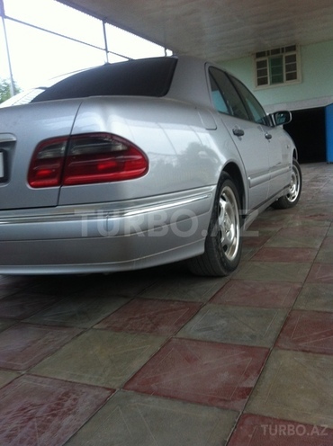 Mercedes E 240 1999, 195,000 km - 2.4 l - Sabirabad
