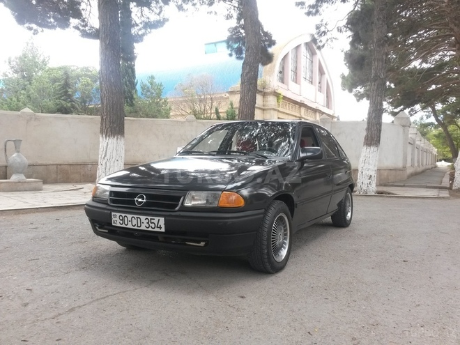 Opel Astra 1993, 300,000 km - 1.6 l - Sumqayıt