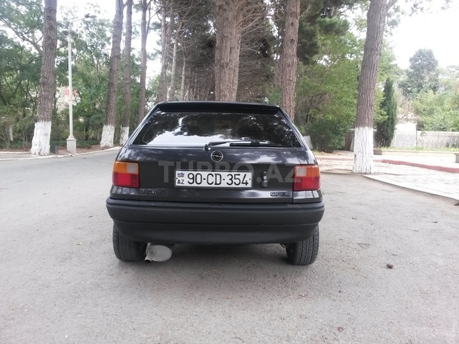 Opel Astra 1993, 300,000 km - 1.6 l - Sumqayıt