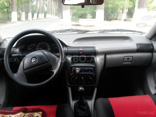 Opel Astra 1993, 300,000 km - 1.6 l - Sumqayıt