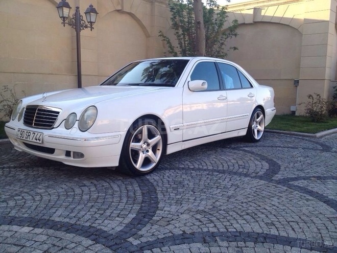 Mercedes E 240 2001, 150,000 km - 0.3 л - Bakı